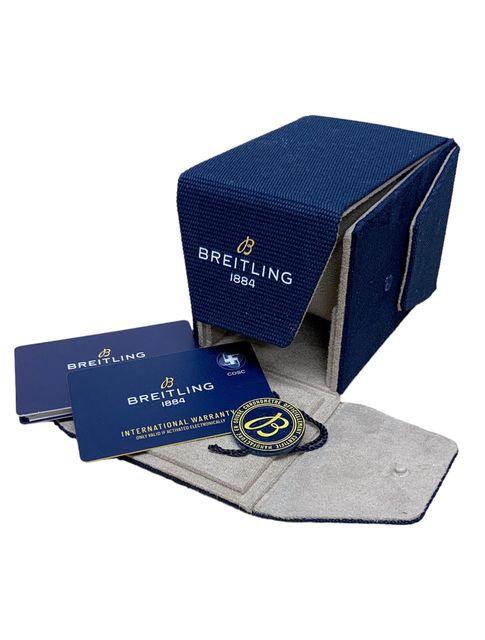 Breitling Avenger B01 Chronograph AB0182 Image 4